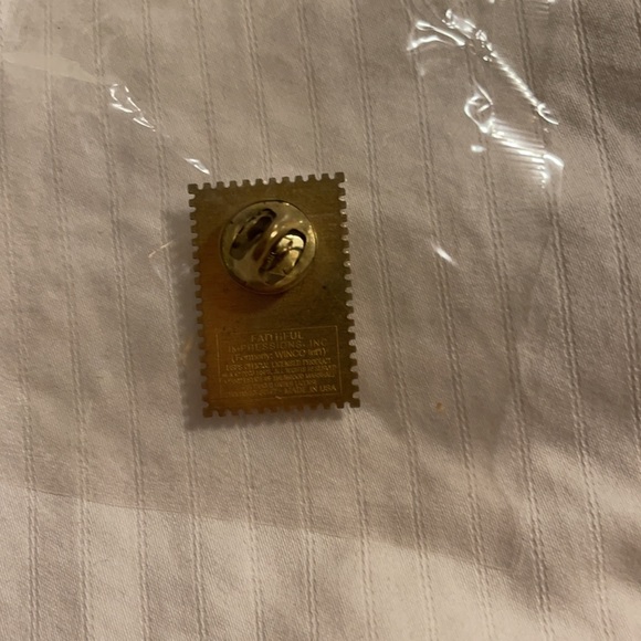 Collectible Thurgood Marshall USPS Pin - Picture 2 of 2